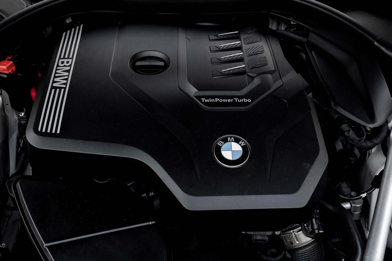 بي أم دبليو 520i 520i M Sport | 1,900 P.M | 0% Downpayment | 520i M Sport | Full Agency History