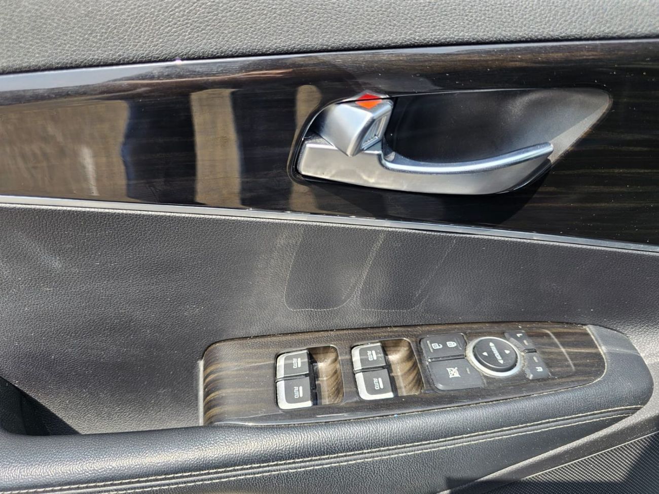 Kia Sorento Base 3.3L FWD