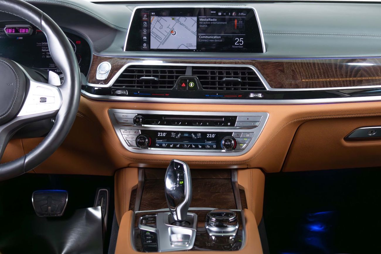 بي أم دبليو 750Li M Sport 4.4L (443 HP)