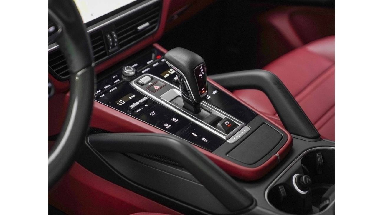 بورش كايان CAYENNE GTS COUPE - 2023 - GCC - UNDER DEALER WARRANTY - LIKE NEW