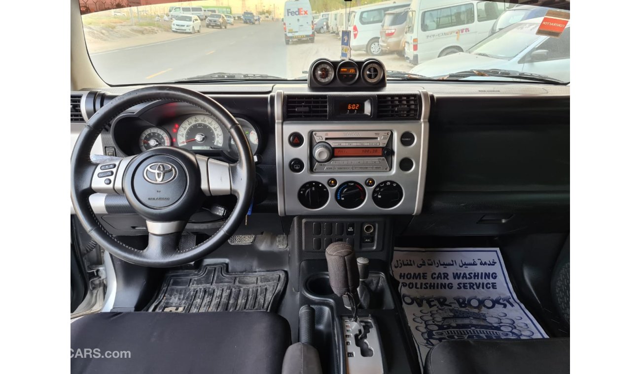 Toyota FJ Cruiser 4.0L Petrol, Side Steps, Mp3, Cruise Control, Power Steering, Alloy Rims 17'', LOT-704