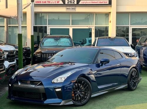 Nissan GTR Std 3.8L (565 HP) NISSAN GTR 2017 perfect condition Full option Full carbon fiber