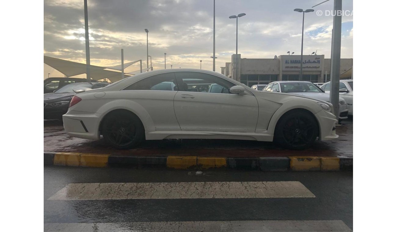 مرسيدس بنز CL 63 AMG السياره موديل 2008 خليجي فل اوبشن فتحه وجلد ورؤيه ليليه ونظام صوت ممتاز وتحكم كهربي وتحكم بالاستيرنج