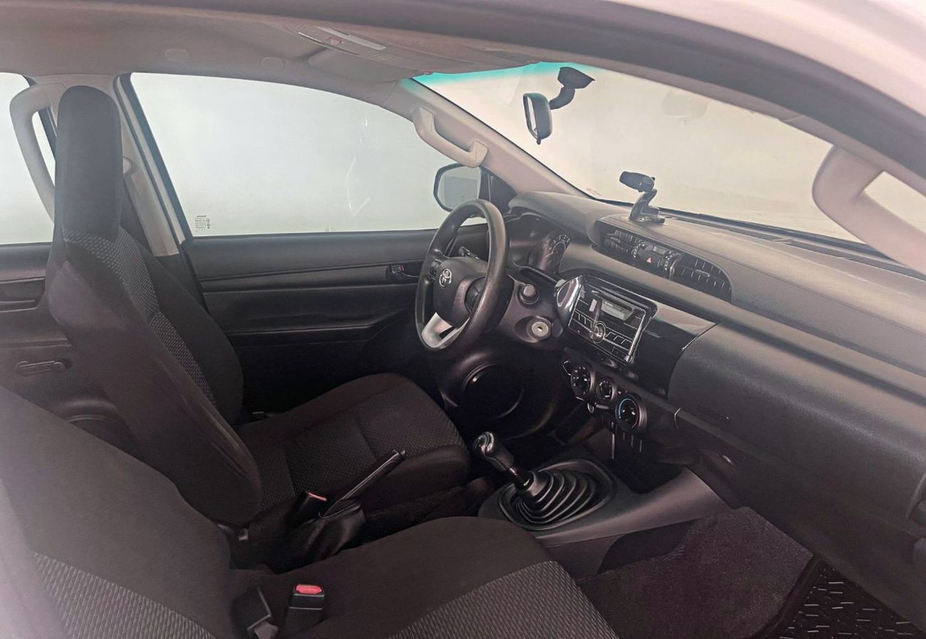 Toyota Hilux GL 2.7L-4CYL EXCELLENT CONDITION - 4WD MANUAL GEAR