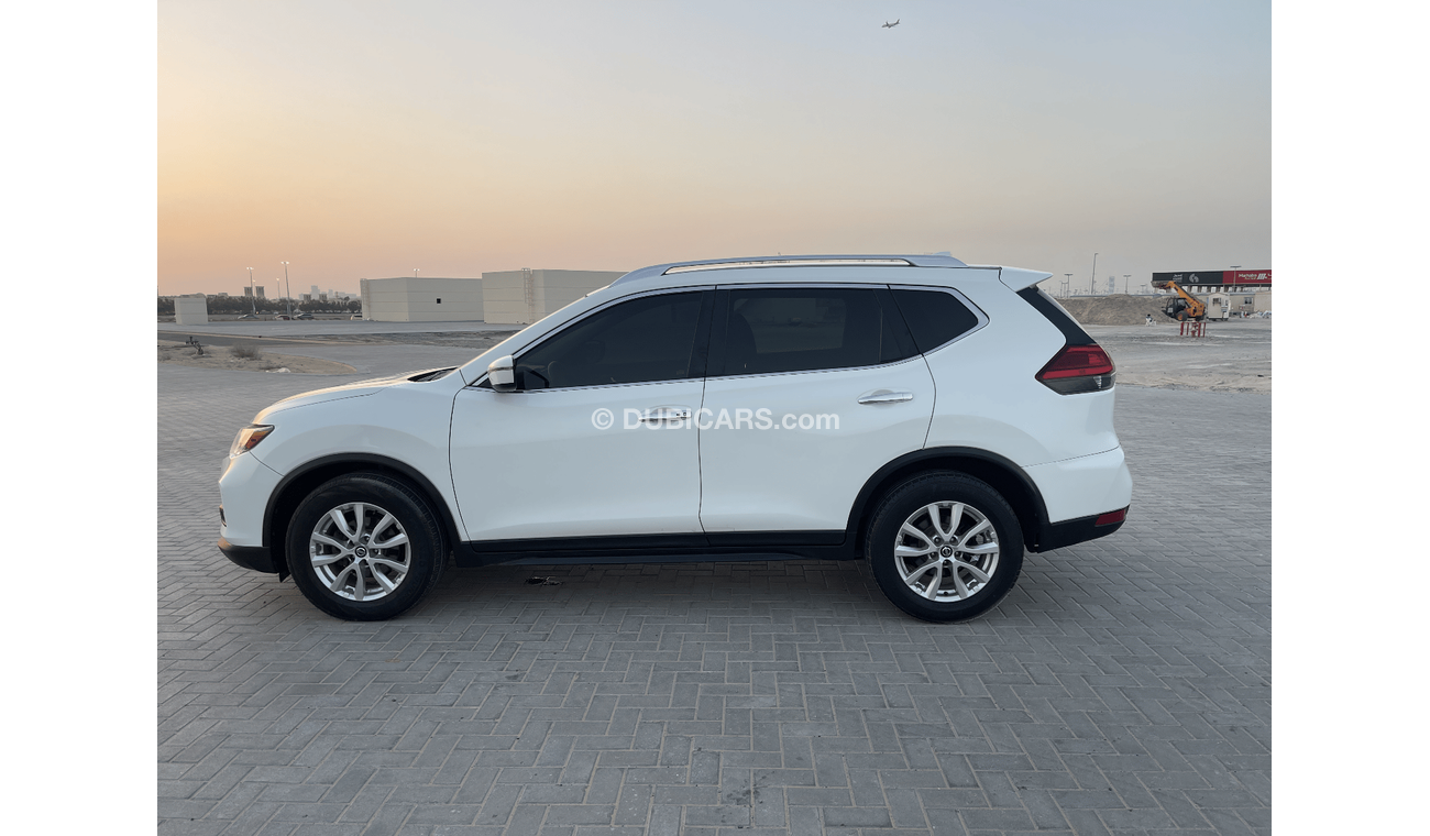 Nissan Rogue nissan rouge 2017 usa in very good    Nissan Pathfinder    Excellent Condition (USA  _ SPEC) - MODEL