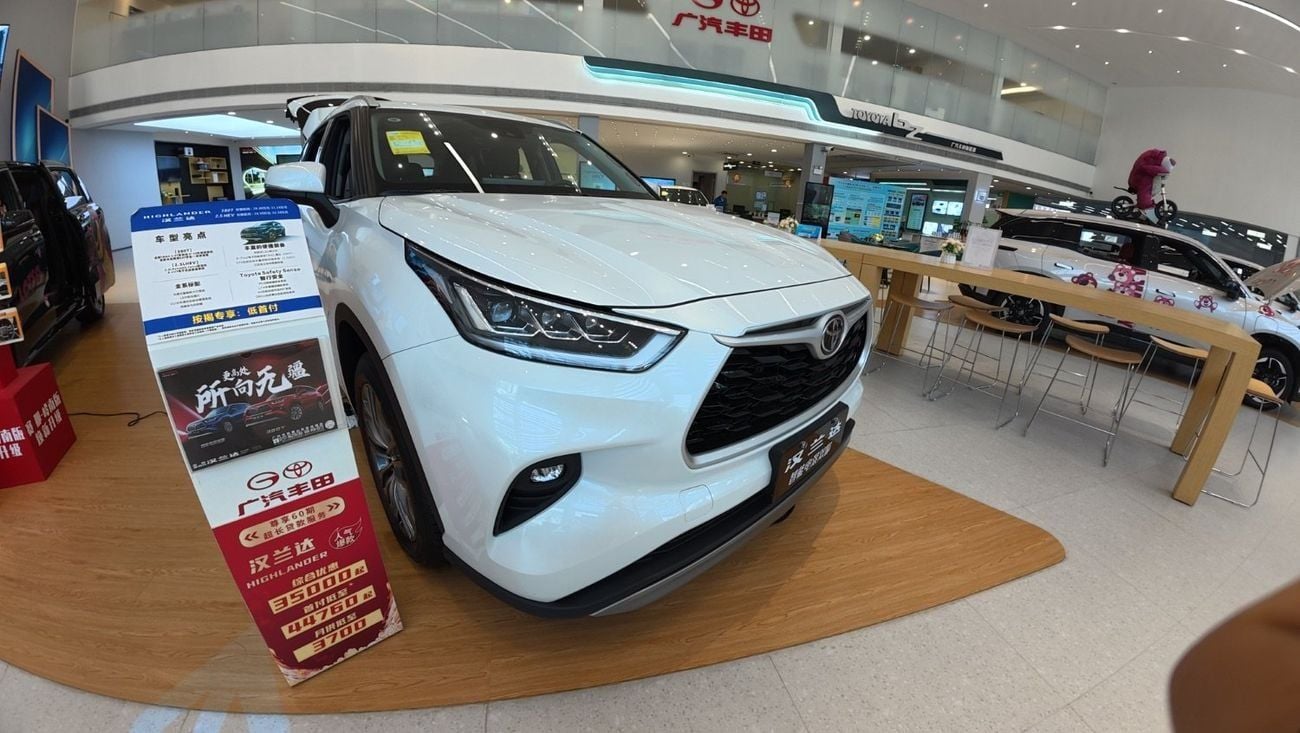 تويوتا هايلاندر Toyota Highlander/ 2025 /white