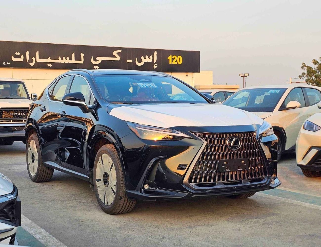 Lexus NX 350h HEV HYBRID LUXURY / 2.5L V4 AWD / RADAR / PANORAMIC ROOF / (CODE # NXP3HEV)