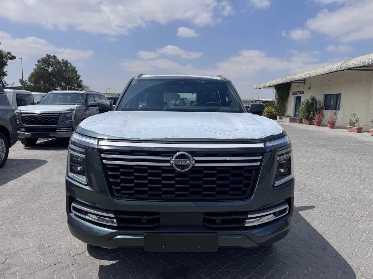 Nissan Patrol SE PLATINUM 3.8L V6 (Ext _GREYISH GREEN Inter_BURGUNDY)