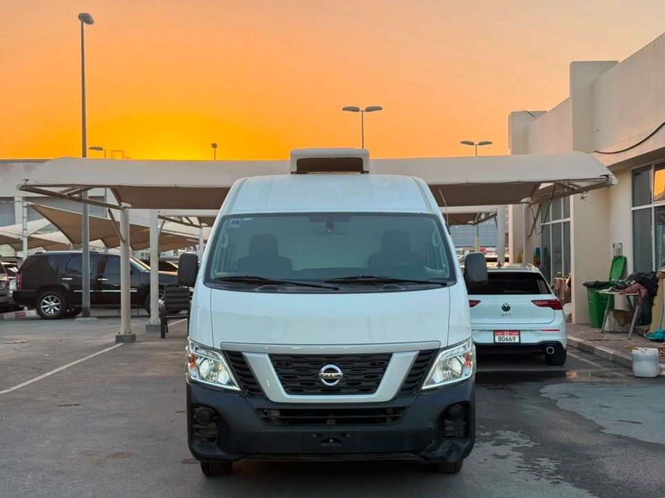 Nissan Urvan STANDARD