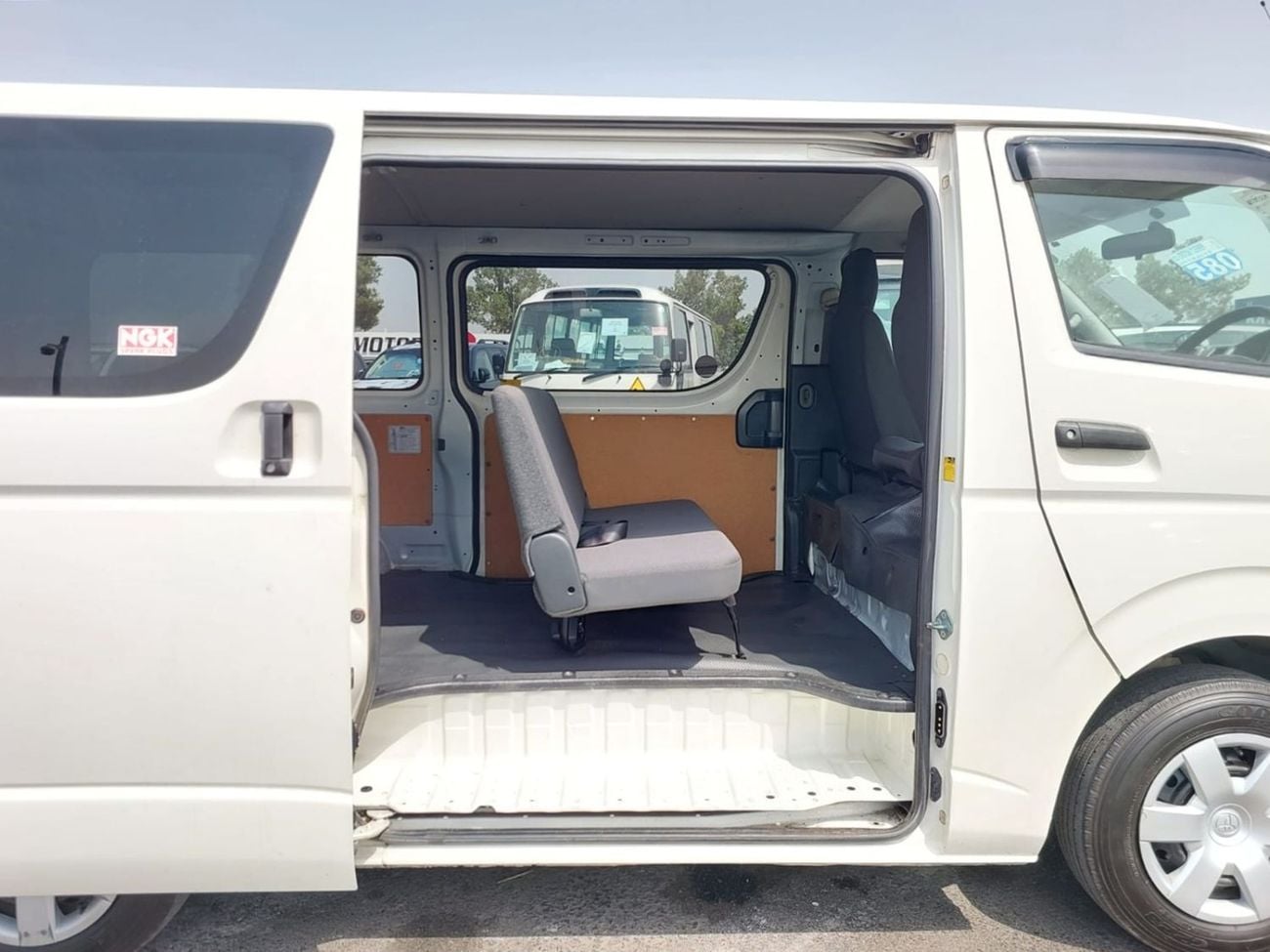 تويوتا هاياس (RAMADAN OFFER) TOYOTA HIACE VAN RHD 2010 MODEL 2.0 L PETROL AUTOMATIC(PM15913)