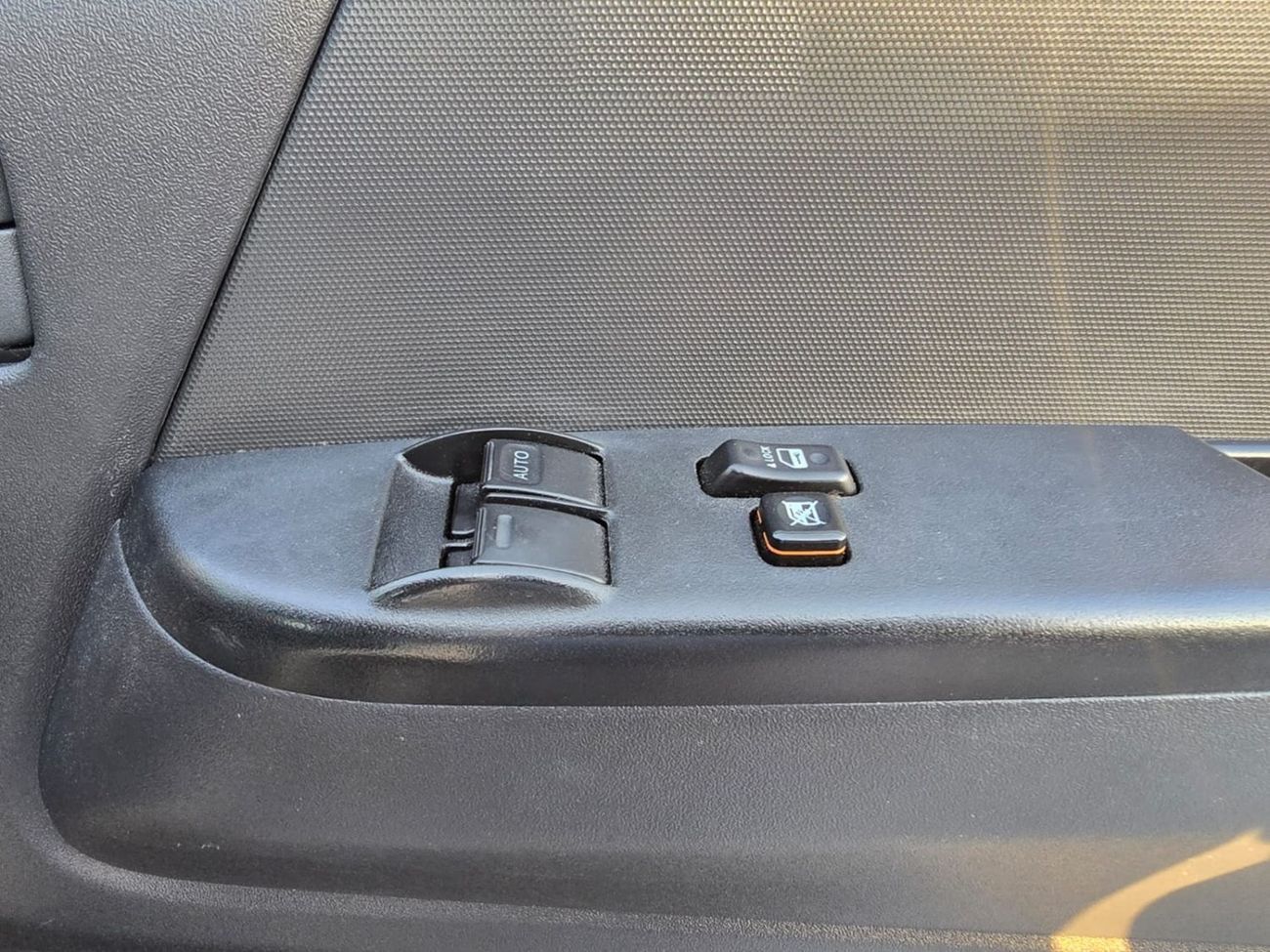 تويوتا هاياس TOYOTA HIACE COMMUTER VAN RHD 2018 MODEL 3.0 L DIESEL AUTOMATIC(PM22105)