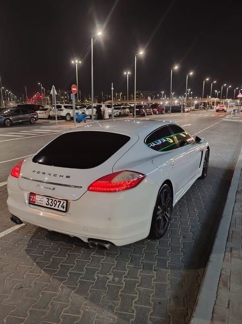 Porsche Panamera 4S