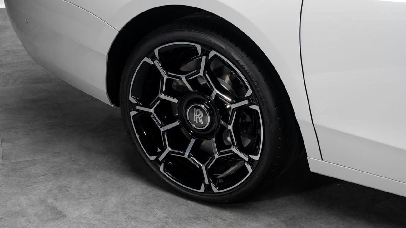 رولز رويس جوست Black Badge - 2026 - GCC Specs - Under Warranty and Service Contract