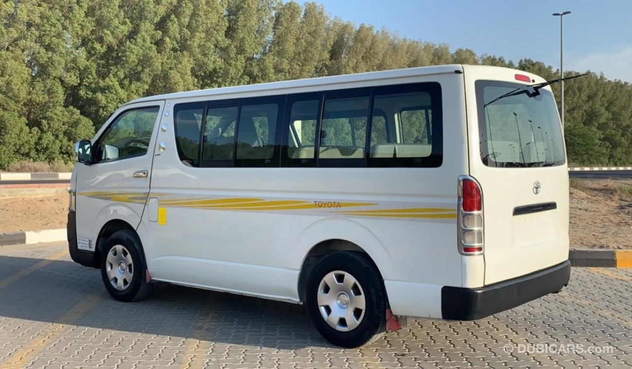 Toyota Hiace Toyota Hiace 14 Seats 2010 Ref# 450