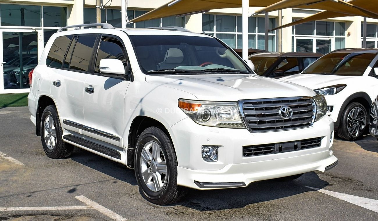 Toyota Land Cruiser GXR V8