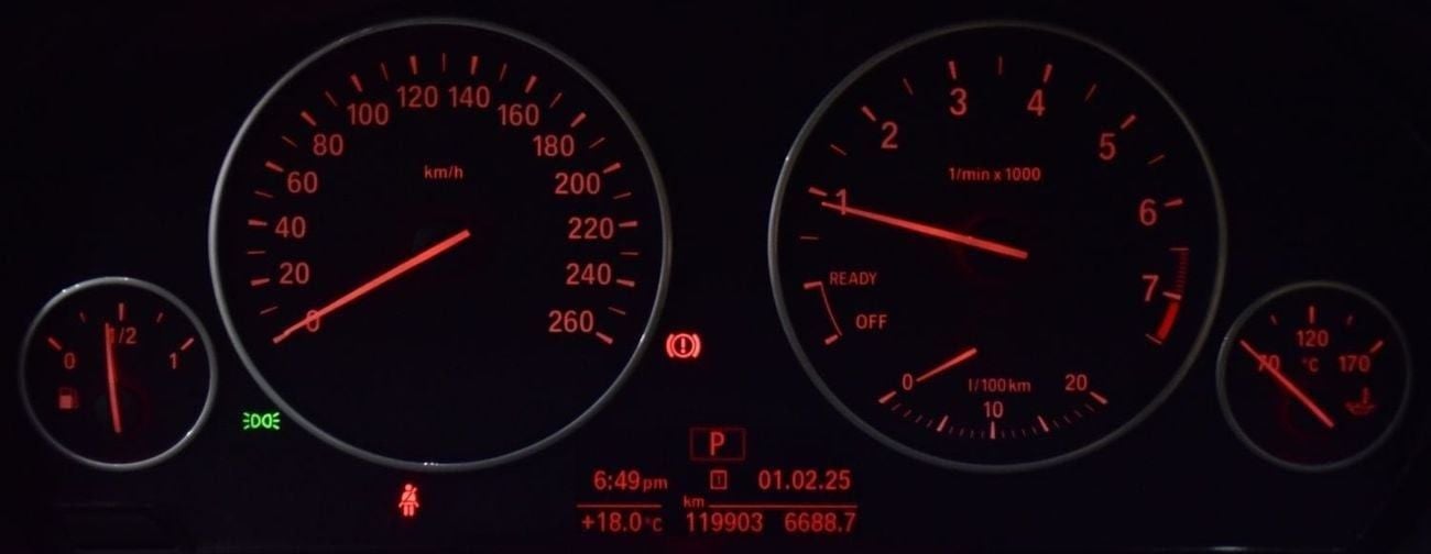 BMW 318i EXCELLENT DEAL for our BMW 318i ( 2017 Model ) in White Color GCC Specs