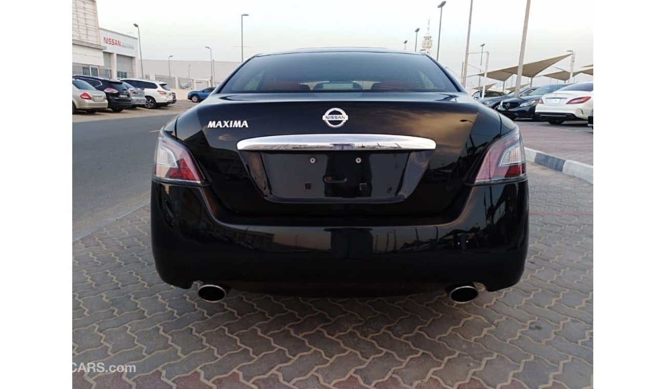 Nissan Maxima