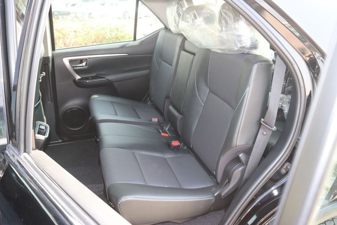 Toyota Fortuner SR5 V6 . 4.0L . Petrol . 4WD . 6-Speed Automatic . 7 Seats . 4 Doors 2026 Model . For Export