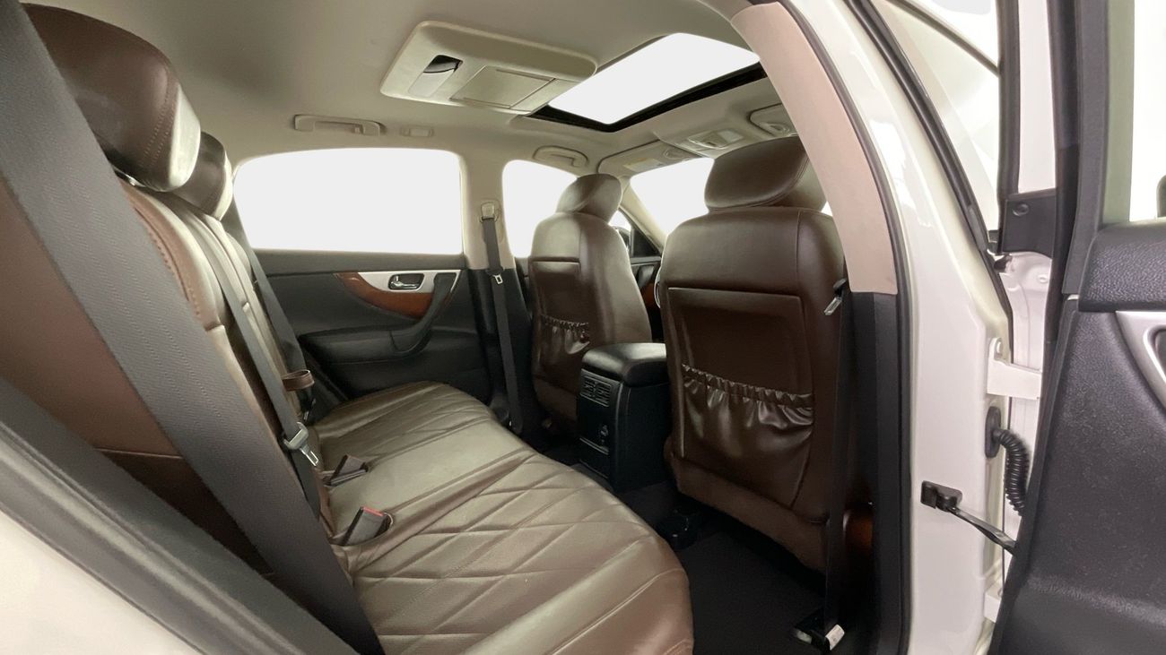 إنفينيتي QX70 3.7 V6 VVEL 4WD AUTO LUXURY | شامل الضمان | 0 ﺪﻔﻋﺓ ﺃﻮﻟﻯ