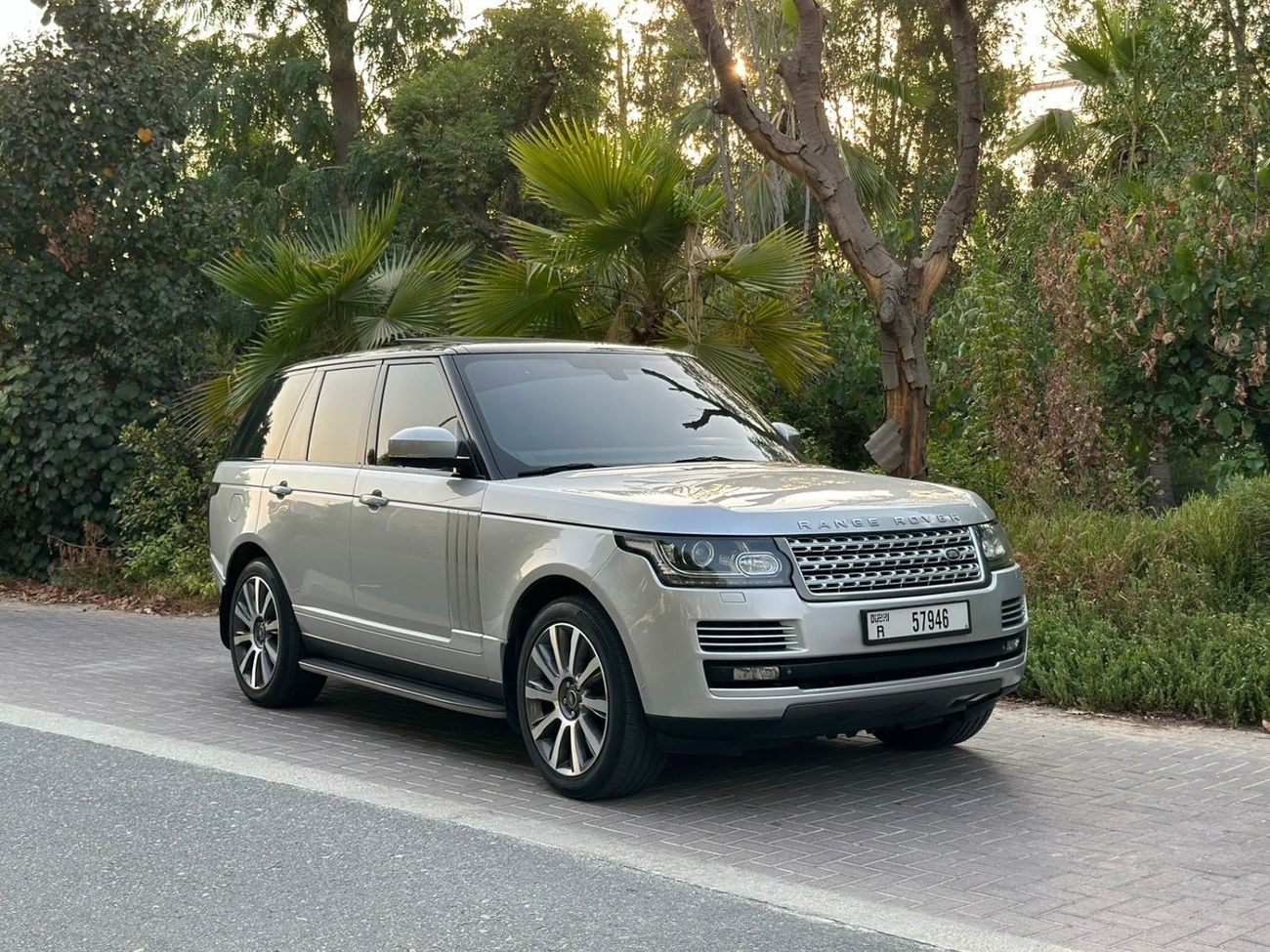 Land Rover Range Rover Vogue SE 5.0L V8 510 hp - Supercharged - 2015 - One Owner - Perfect Condition