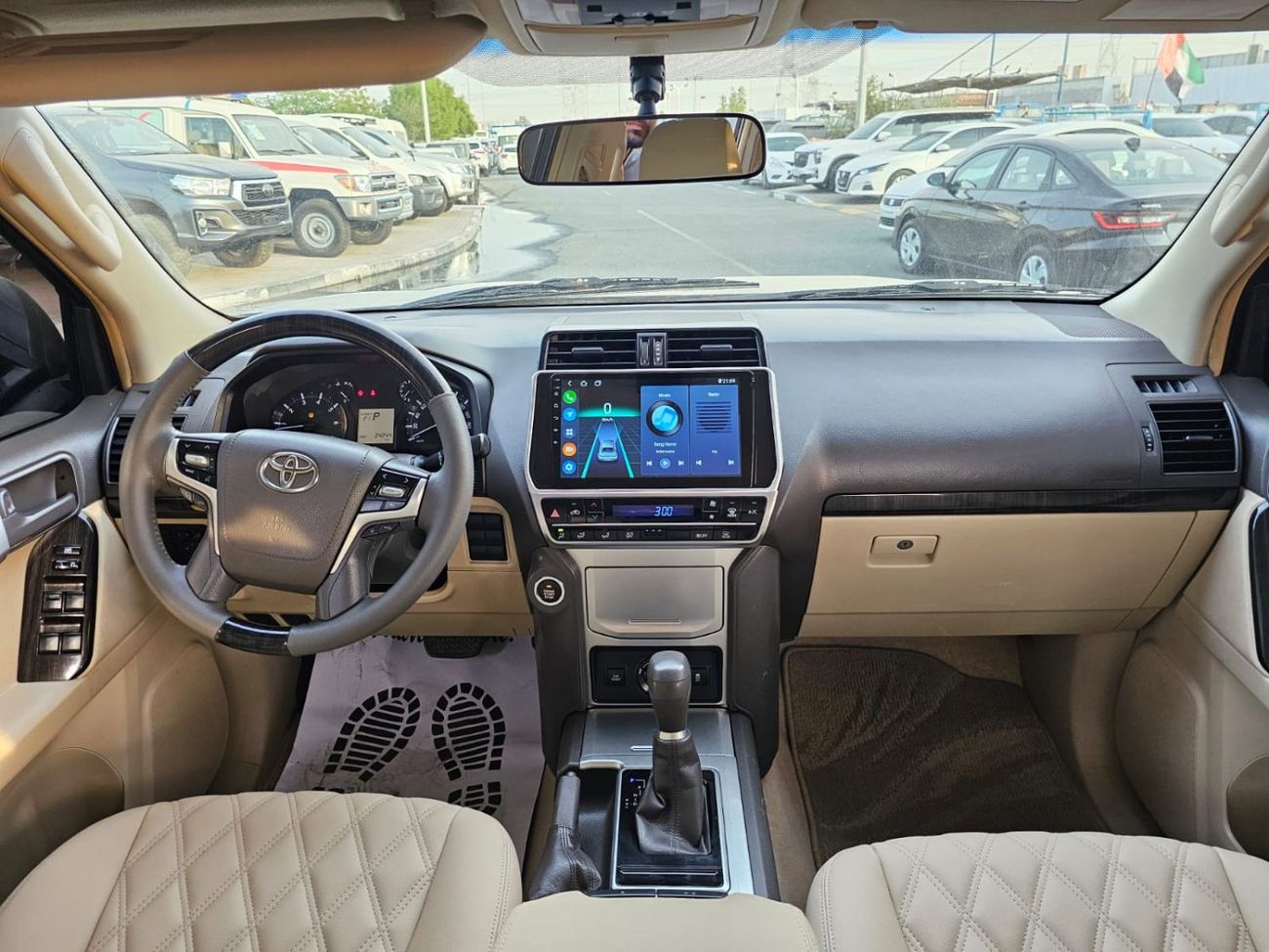 Toyota Prado Toyota prado 2019Model 2.7 v4 AWD 4x4 petrol engine Colour Black Transmission Automatic Interior.Beg