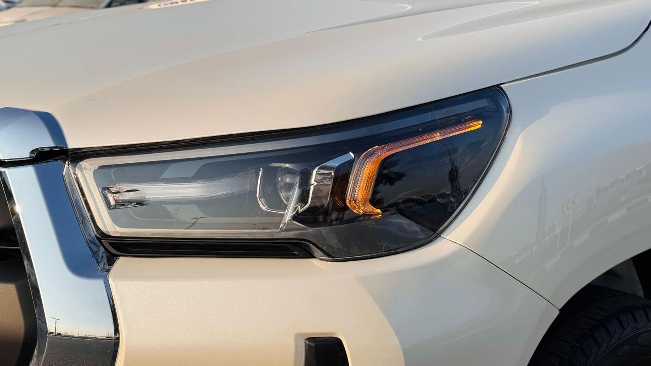 Toyota Hilux PREMIUM CONDITION | RHD | 2018 | 2.8L DIESEL ENGINE | (AT) | REAR VIEW CAMERA | SIDE BODY STICKER