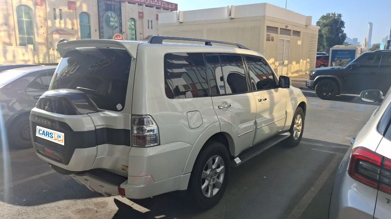 ميتسوبيشي باجيرو GLS MIDLINE 3 | بدون دفعة مقدمة | اختبار القيادة في المنزل