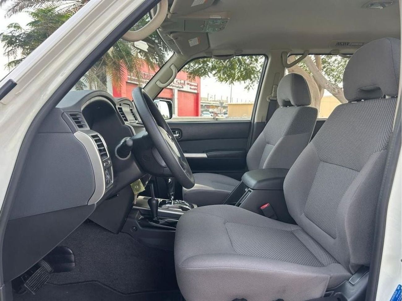 Nissan Patrol Safari Safari 4.8L A/T GL 2023 GCC LOW MILEAGE SINGLE OWNER IN MINT CONDITION