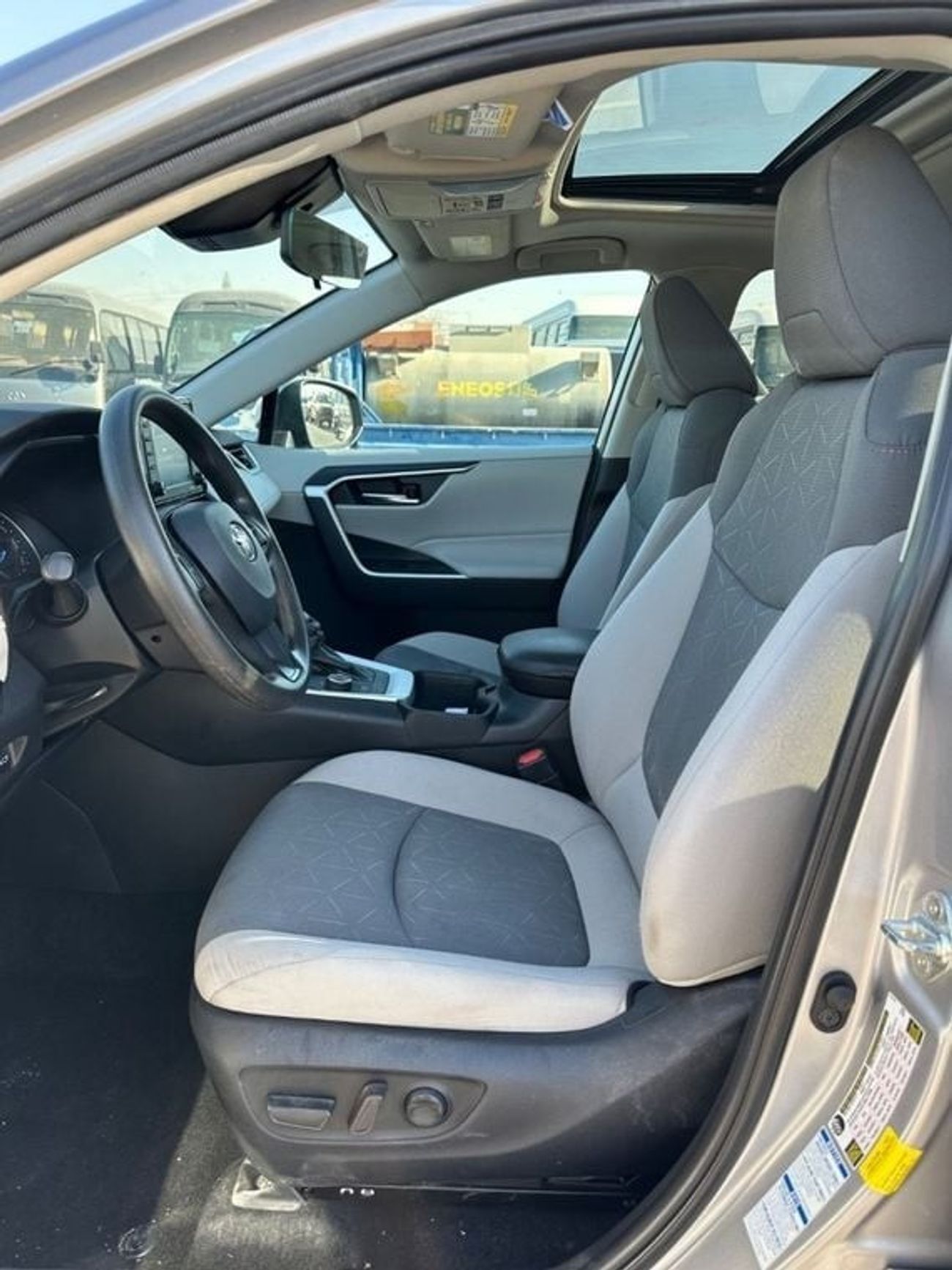 Toyota RAV4 Hybrid XLE 2.5L full option