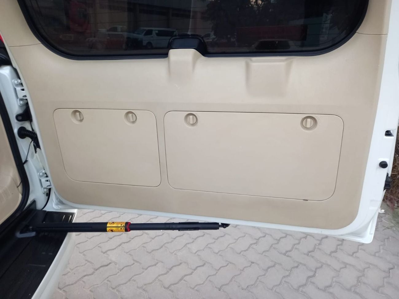 تويوتا برادو PRADO 2.7L PETROL EXPORT AND LOCAL USE GCC