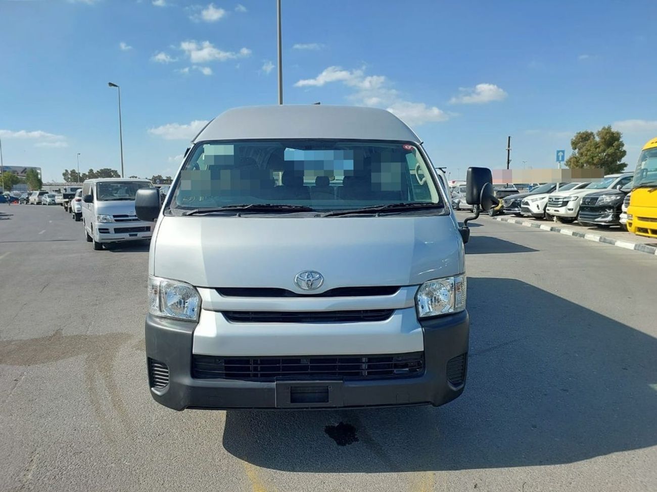 Toyota Hiace TOYOTA HIACE COMMUTER VAN RHD 2014 MODEL 3.0 L DIESEL AUTOMATIC(PM13991)