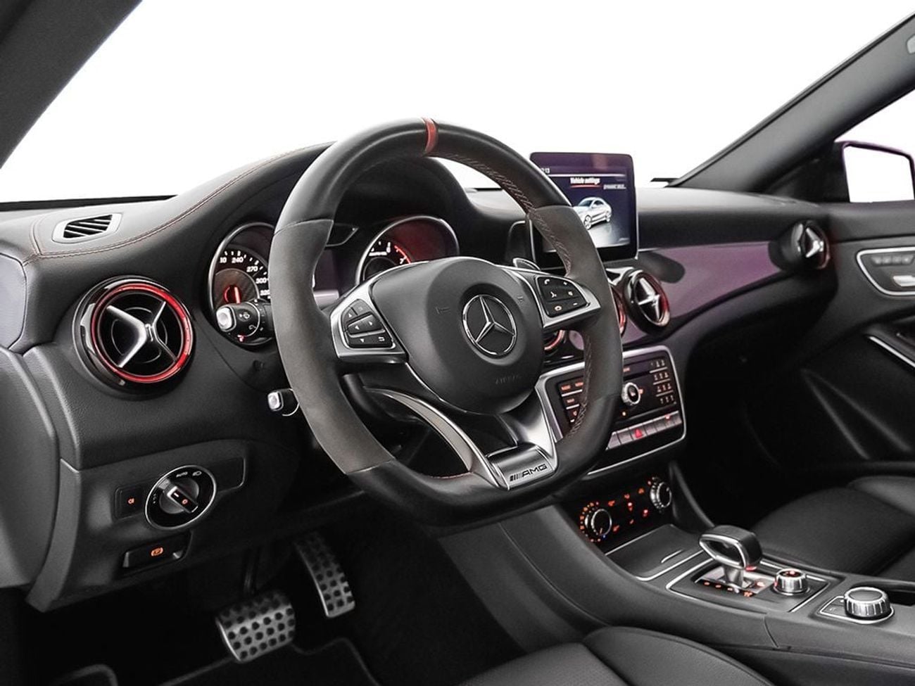 مرسيدس بنز CLA 45 AMG STD 2.0L