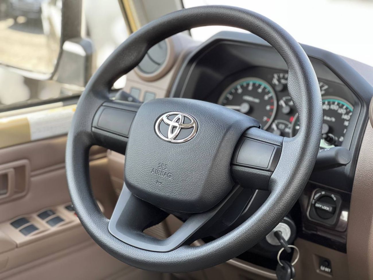 Toyota Land Cruiser Pick Up D/C LC79 4.0L PTR A/T // 2025 // STD With Diff Lock , Power Windows // Special Offer // By Formula A