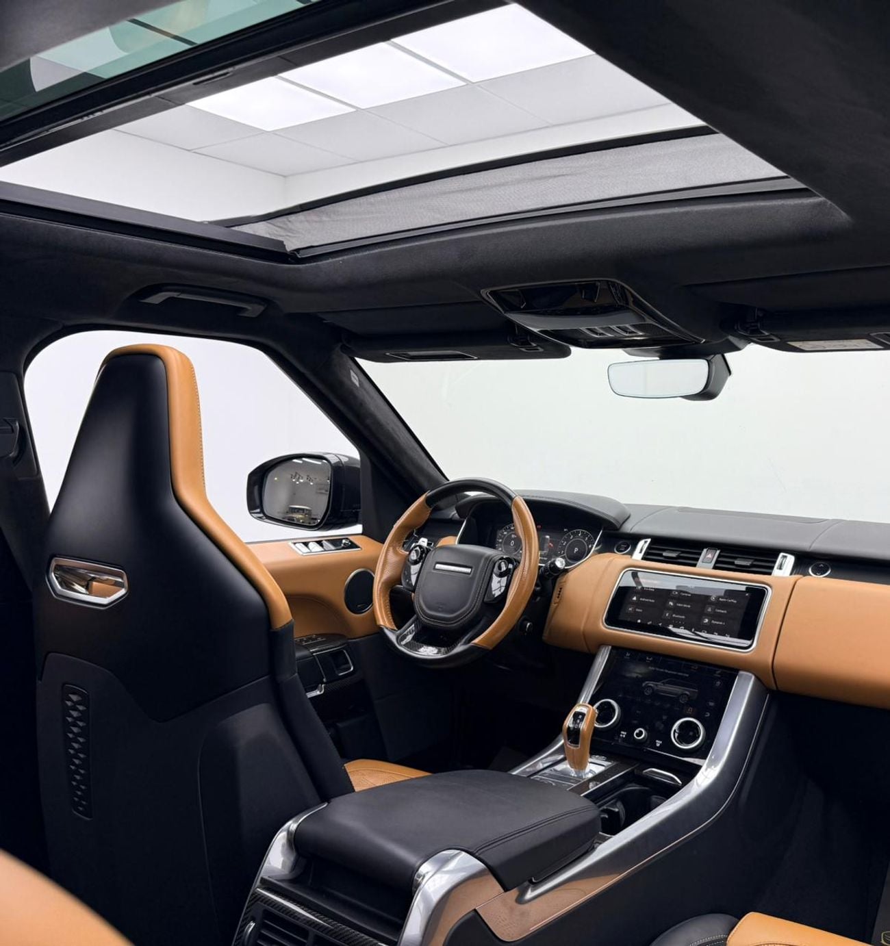 لاند روفر رينج روفر سبورت 2022 Range Rover Sport SVR, 2027 RR Warranty + Service Pack, Full RR Service History, GCC