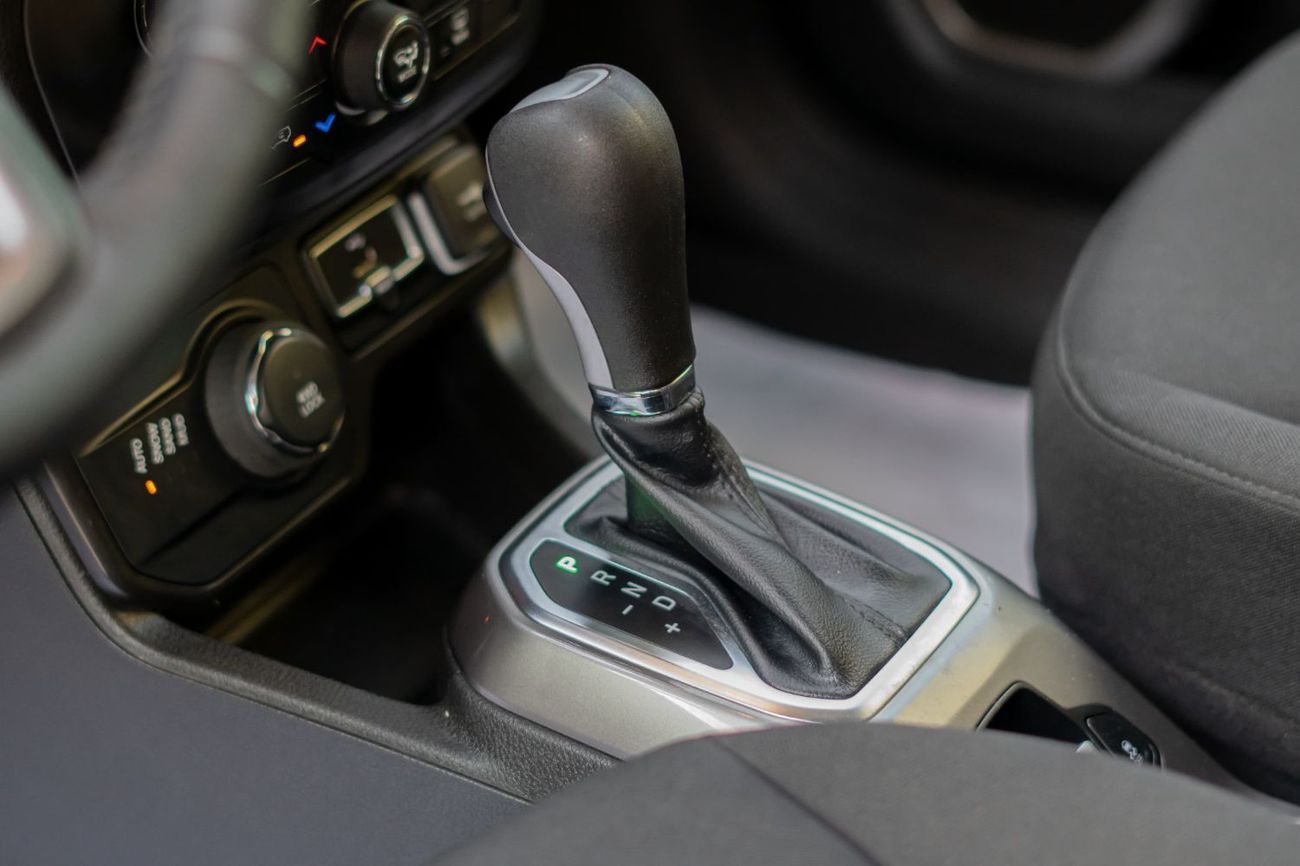 جيب رينيجيد LATITUDE 4X4 2022 LOW MIL