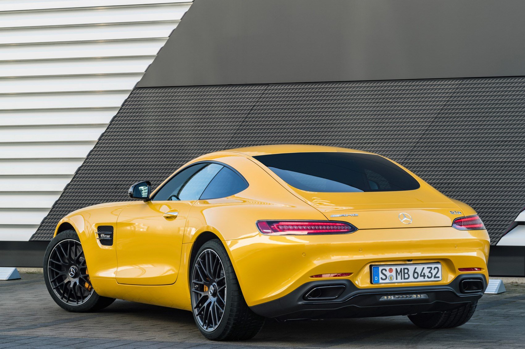 Mercedes-Benz AMG GT interior - Rear Right Angled