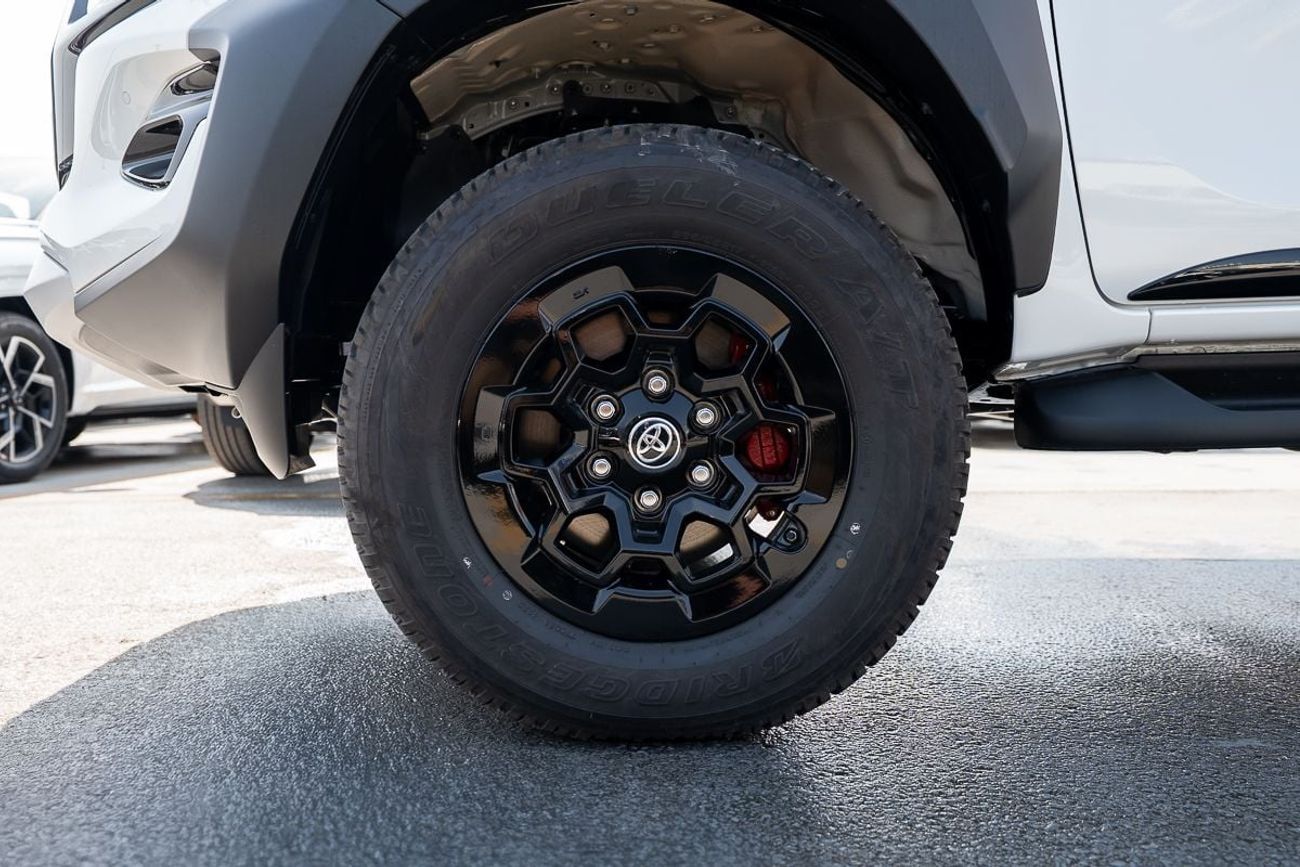 تويوتا هيلوكس GR-S 4.0L