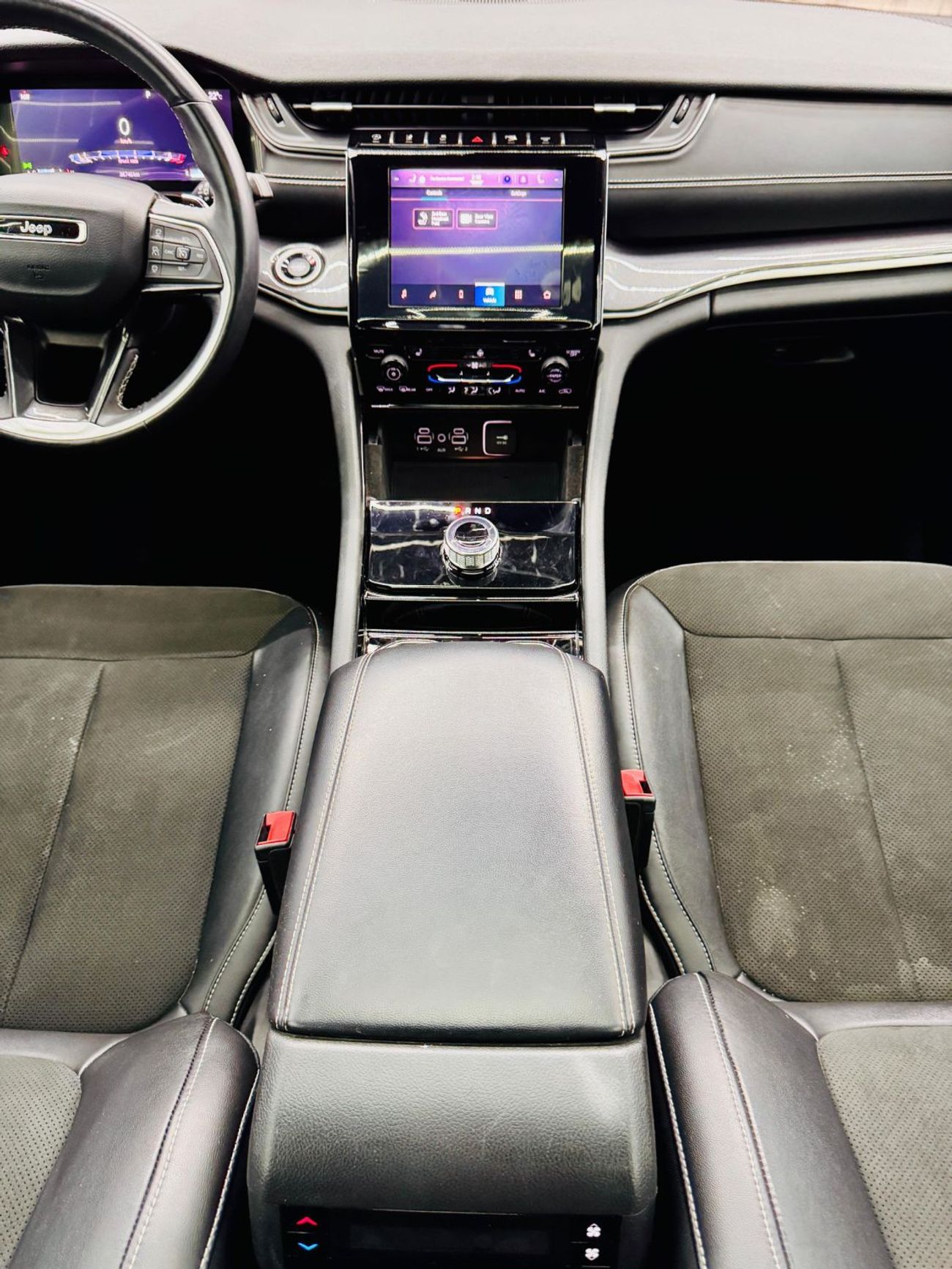 جيب جراند شيروكي L Altitude 3.6L 2022 Jeep Grand Cherokee L Altitude with Al Futtaim Warranty til 12/2027 and service