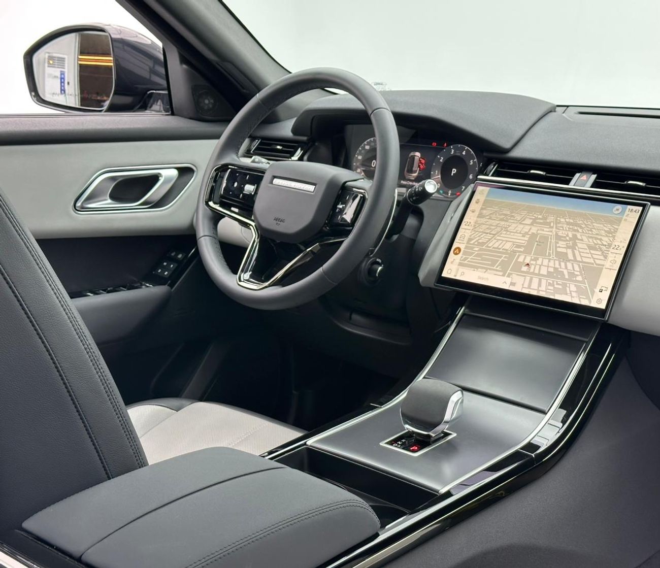 لاند روفر رينج روفر فيلار 2024 Range Rover Velar SE Dynamic P250, Oct/2029 Range Rover Warranty, Range Rover Full Service Hist