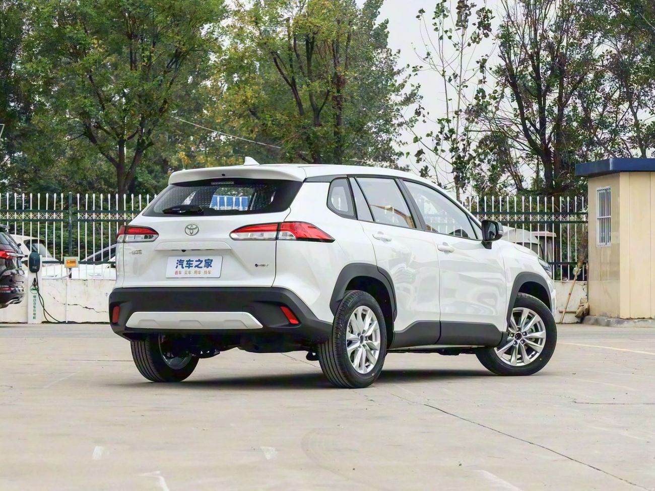 Toyota Corolla Cross GLI 2.0L,HYBRID.ELITE PLUS,NEW SHAPE,SUNROOF,RADAR,LEATHER SEATS,DRIVER POWER SEAT,360 CAMERA,BACK DOOR