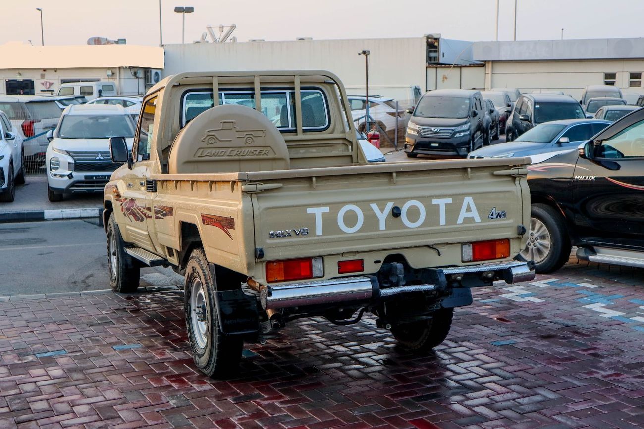 تويوتا لاند كروزر بيك آب Std 4.0L Single Cab Utility 4WD