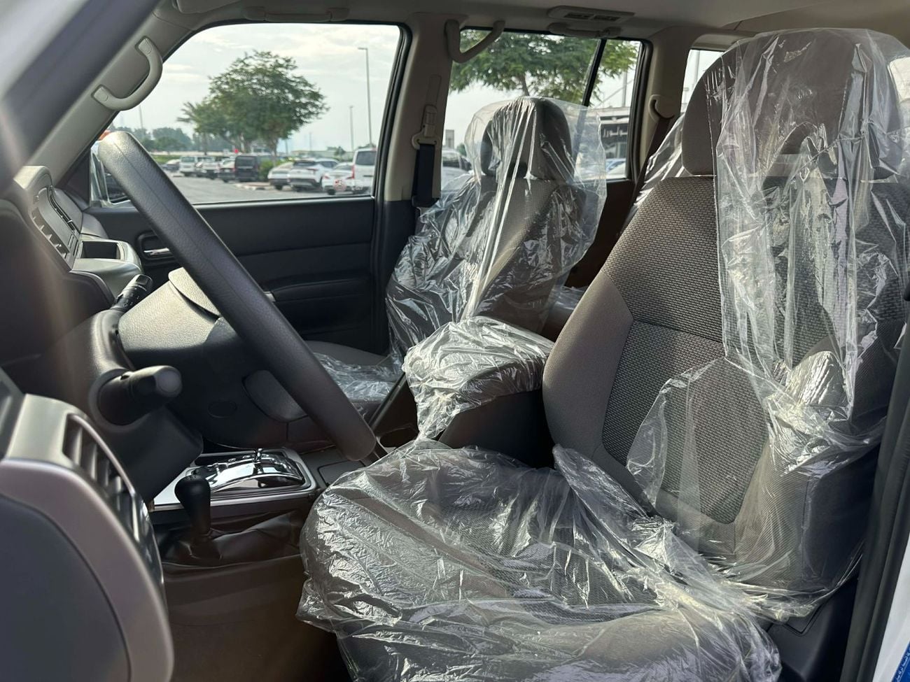 نيسان باترول سفاري GL 4.8L M/T (7 Seater)