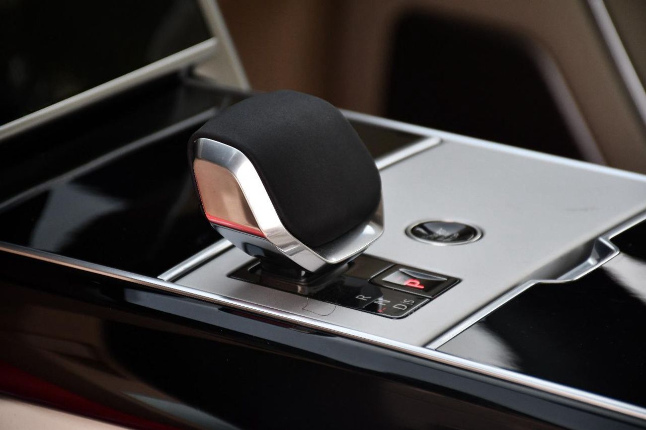 Land Rover Range Rover Autobiography P530 4.4L RANGE ROVER VOUGE V8 autobiography P530 2025 4.4L