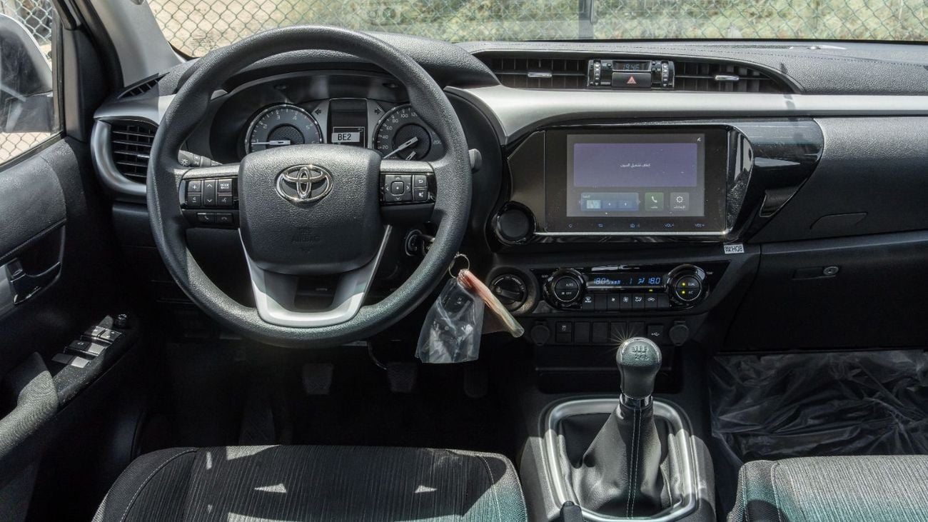 Toyota Hilux 2026 Toyota Hilux 2.4L MT Diesel DC (White-Black)
