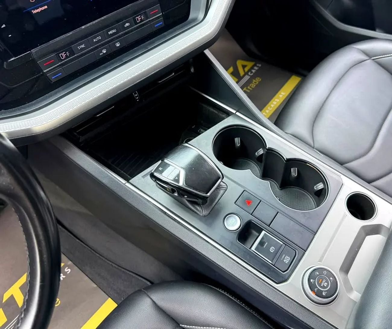 فولكس واجن طوارق Trendline, Full Service History, Fully Loaded, Excellent Condition, GCC