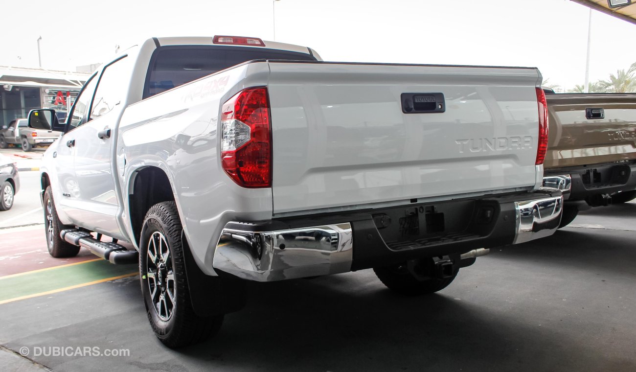 Toyota Tundra Crewmax SR5, 5.7L, V8, 0 km # (VAT Included)