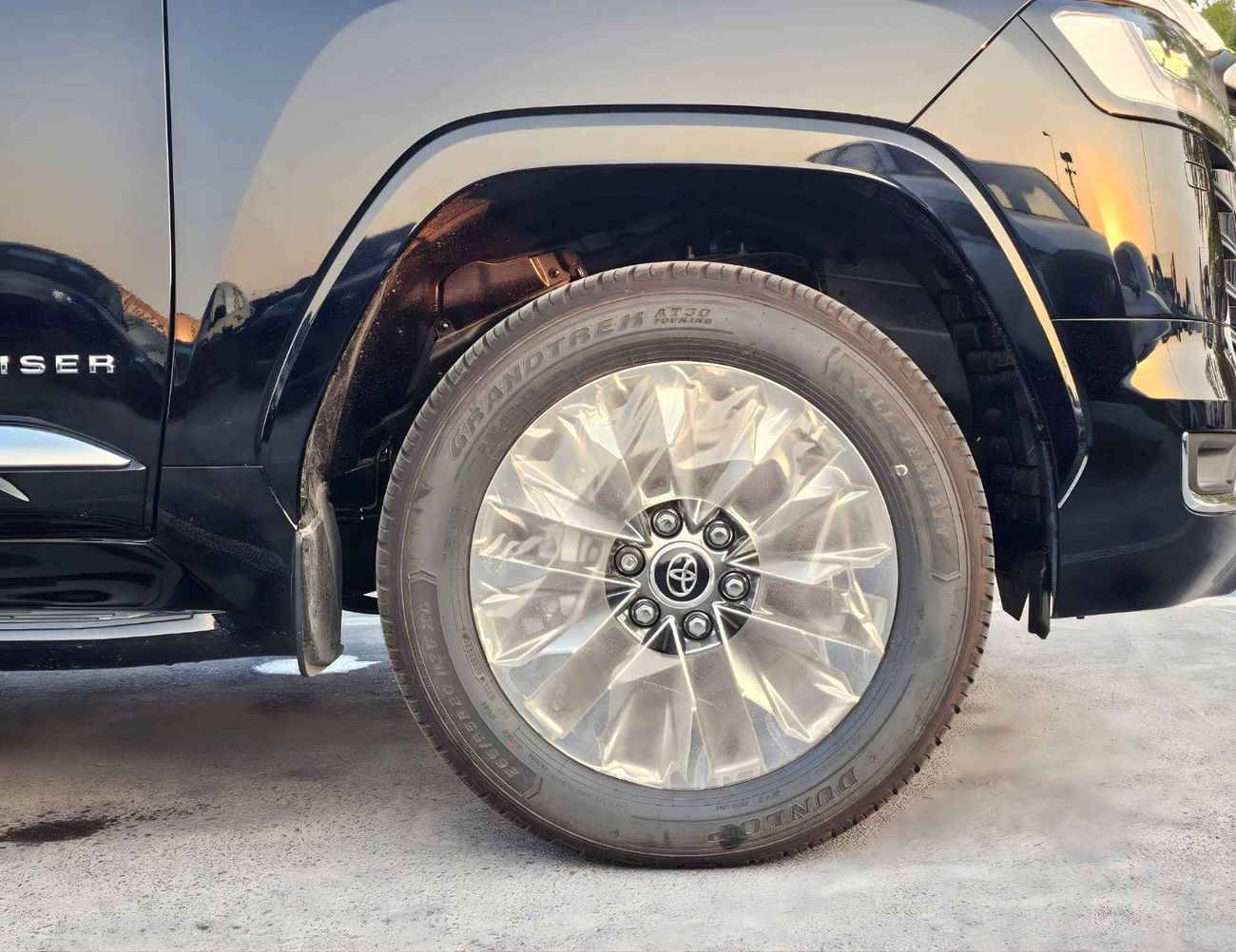 Toyota Land Cruiser VX TWIN TURBO / 3.5L V6 PETROL/ FRONT & REAR CAMERA / BIG DVD / FULL OPTION (CODE # VX)