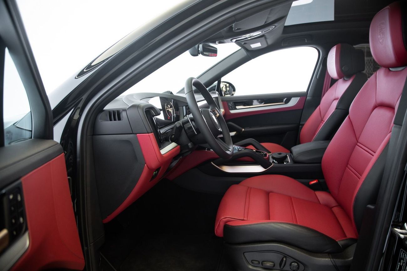 Porsche Cayenne WARRANTY APRIL 2024