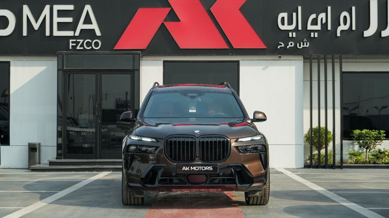 BMW X7 XDRIVE40i M SPORT PRO MACADAMIA METALLIC 2026MY EXPORT ONLY
