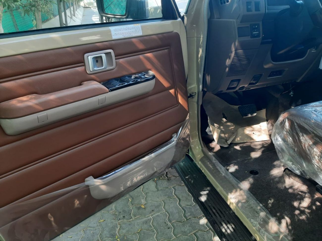 تويوتا لاند كروزر 70 TOYOTA LAND CRUISER LC76 4.0L AT FULL OPTION